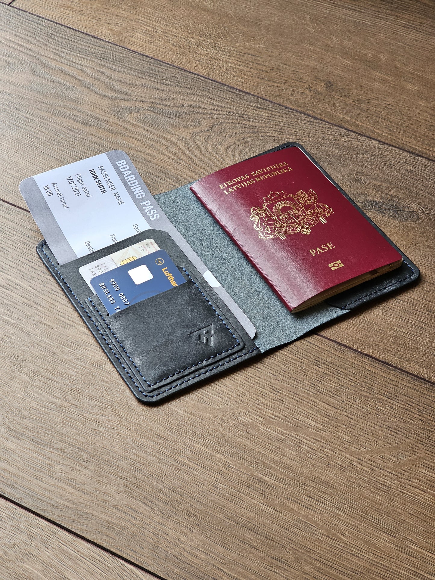 "Adventurer" pases vāks