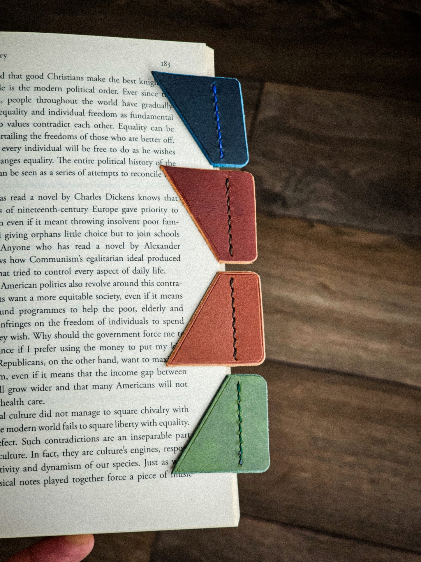 "Clip" ādas grāmatzīme