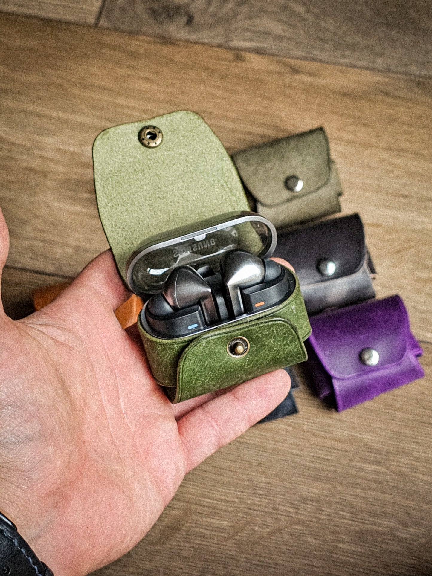 Galaxy Buds3 Pro futrālis (vairākas krāsas)
