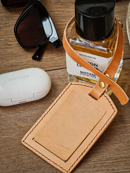 "Robin" Luggage Tag