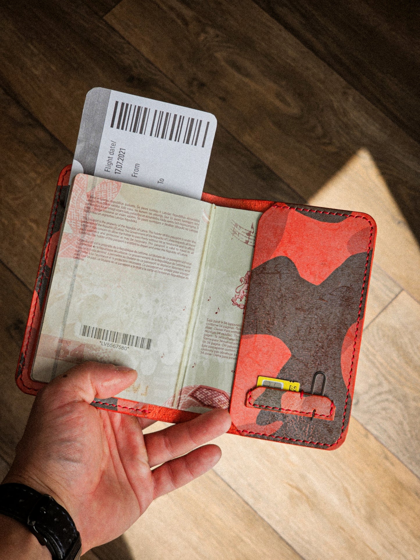 "Adventurer" Passport Wallet / Red Camo